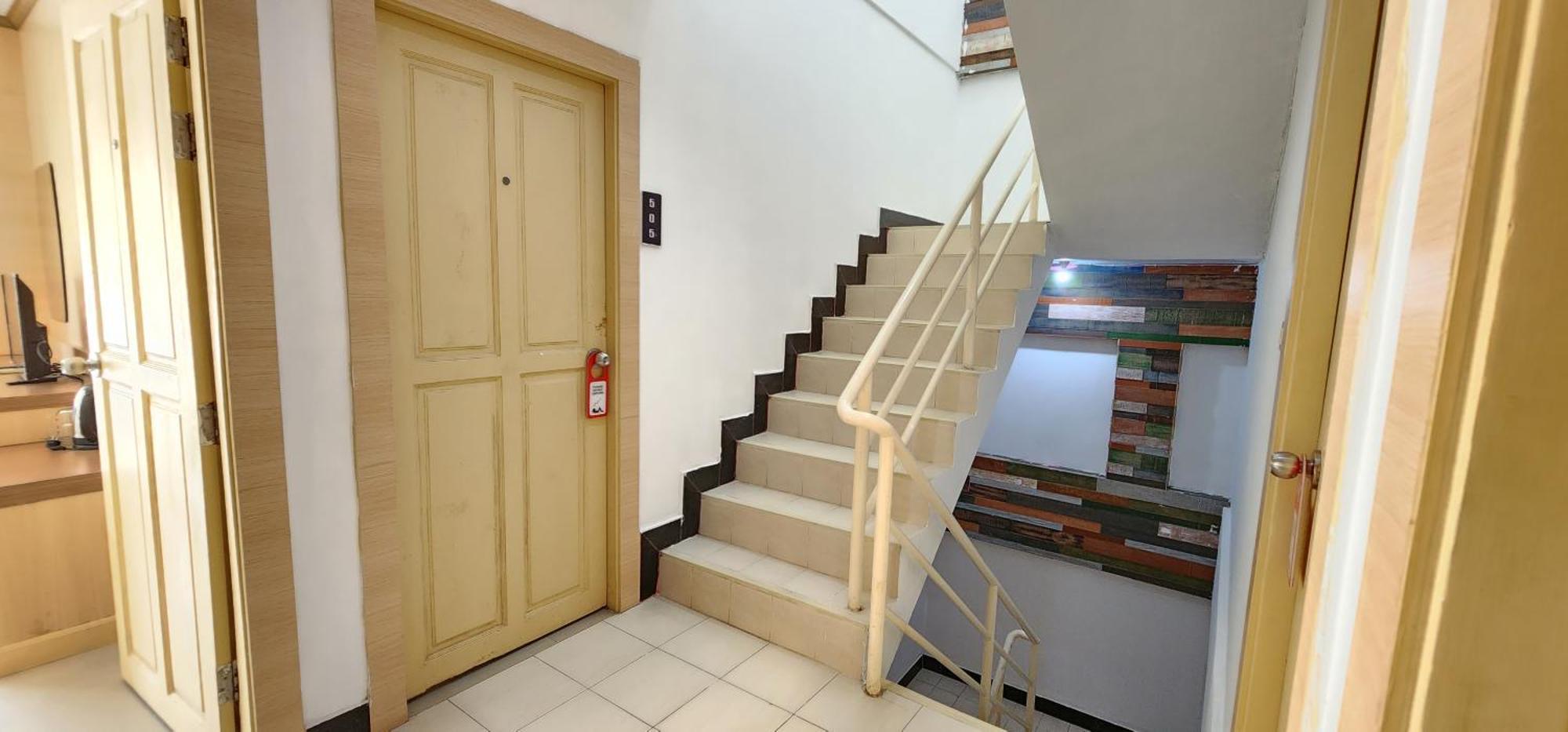 Eden Park Hotel Patong Bagian luar foto