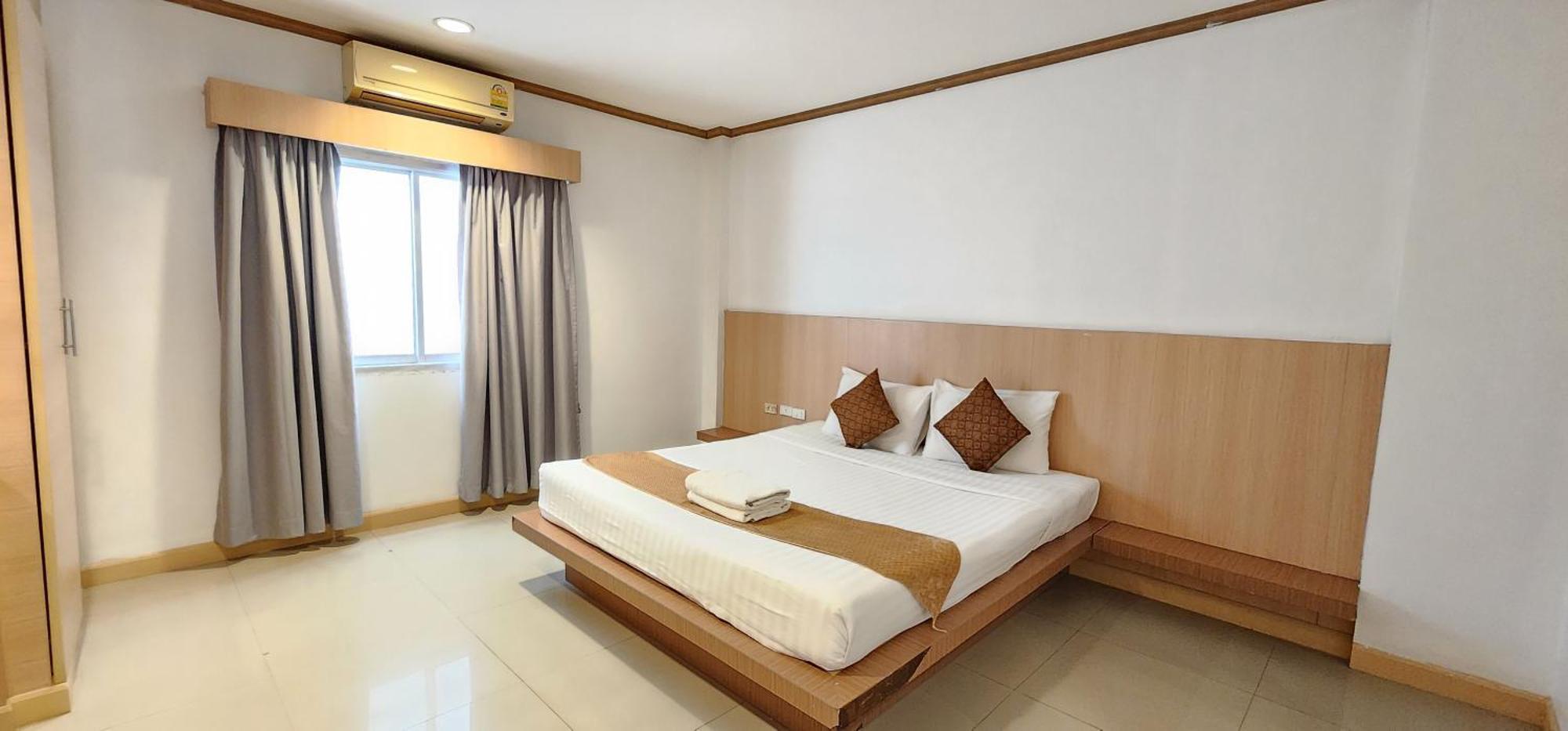 Eden Park Hotel Patong Bagian luar foto